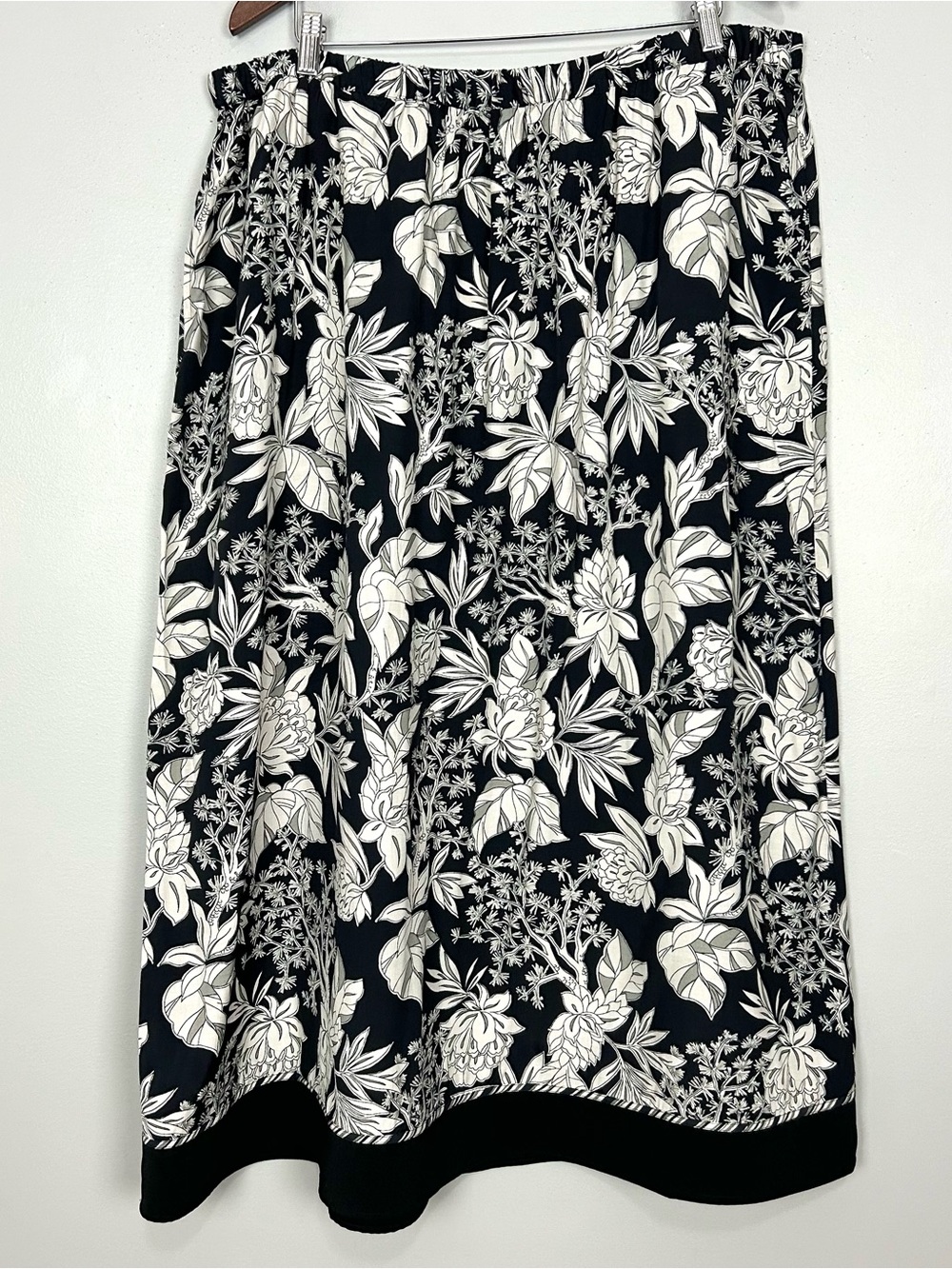 Koos of Course Floral Midi Skirt Women’s Size 2X Pull On Pockets Lightweight Art